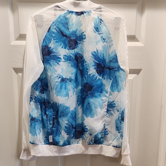Fabletics White and Blue Floral Jacket - Picture 5 of 5